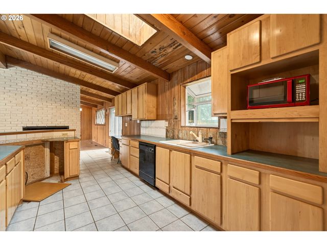 1749 Ne ORCHARD Ave, Mc Minnville, OR 97128