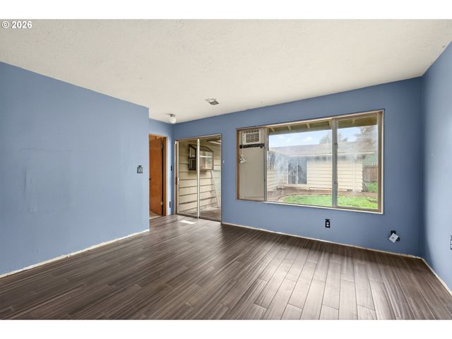 1749 Ne ORCHARD Ave, Mc Minnville, OR 97128