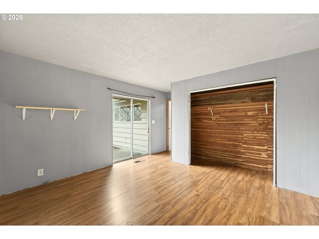 1749 Ne ORCHARD Ave, Mc Minnville, OR 97128