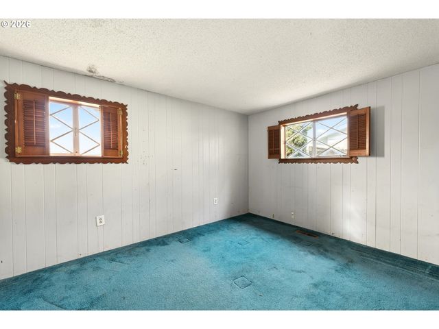 1749 Ne ORCHARD Ave, Mc Minnville, OR 97128