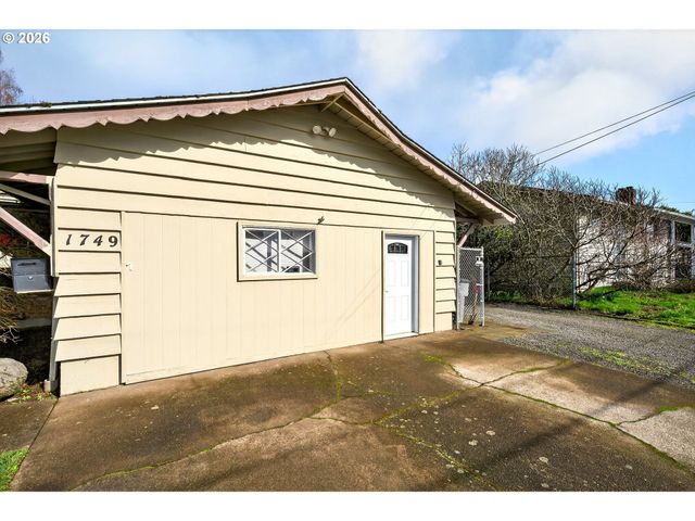 1749 Ne ORCHARD Ave, Mc Minnville, OR 97128