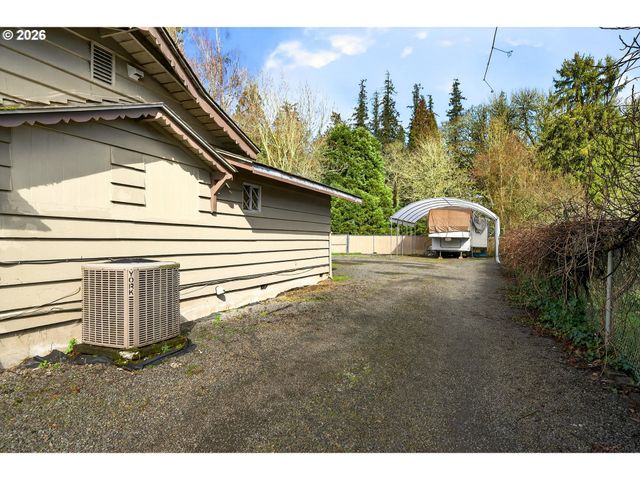 1749 Ne ORCHARD Ave, Mc Minnville, OR 97128