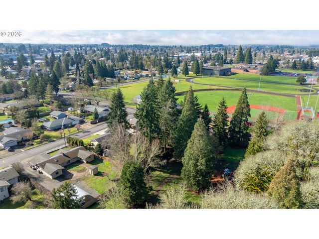 1749 Ne ORCHARD Ave, Mc Minnville, OR 97128