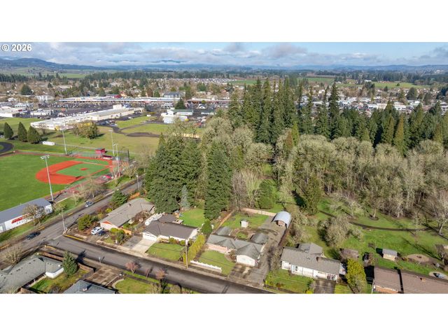 1749 Ne ORCHARD Ave, Mc Minnville, OR 97128