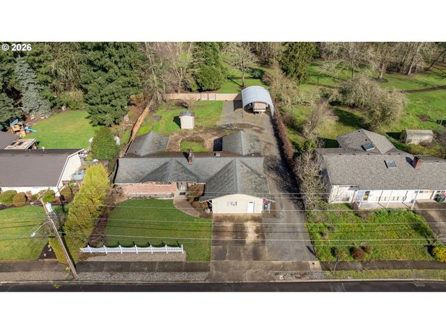 1749 Ne ORCHARD Ave, Mc Minnville, OR 97128