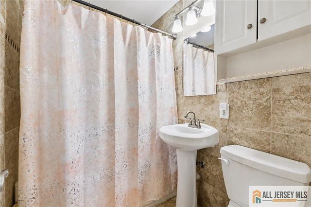 8 Lauretta Drive, East Brunswick, NJ 08816