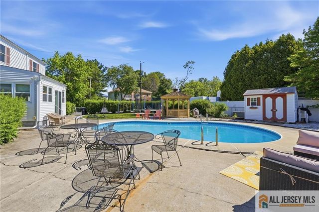 8 Lauretta Drive, East Brunswick, NJ 08816