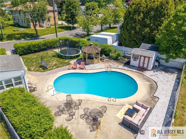 8 Lauretta Drive, East Brunswick, NJ 08816