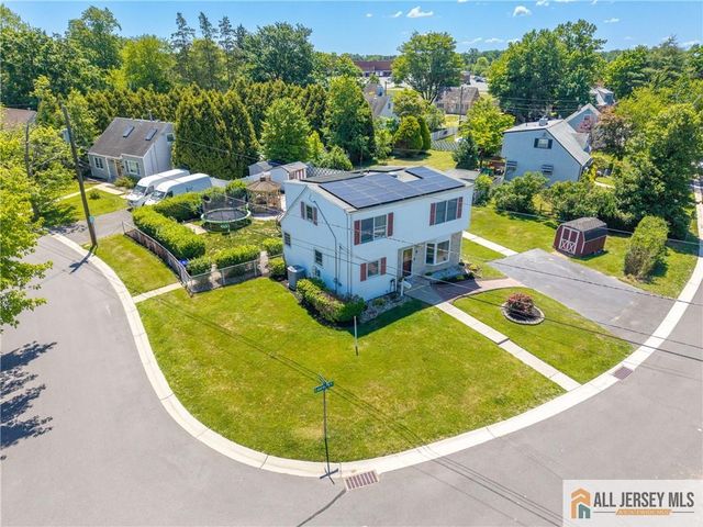8 Lauretta Drive, East Brunswick, NJ 08816