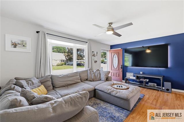 8 Lauretta Drive, East Brunswick, NJ 08816