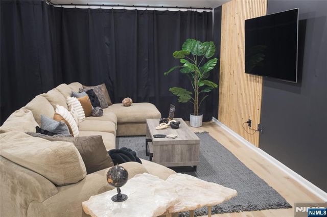 67 S 13th Street, Newark, NJ 07107