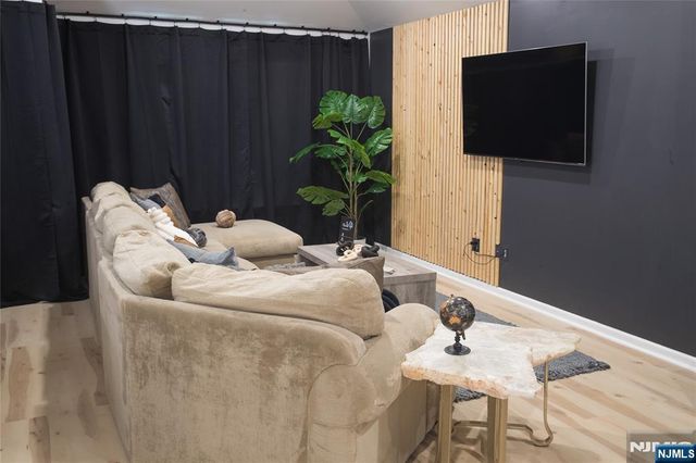 67 S 13th Street, Newark, NJ 07107