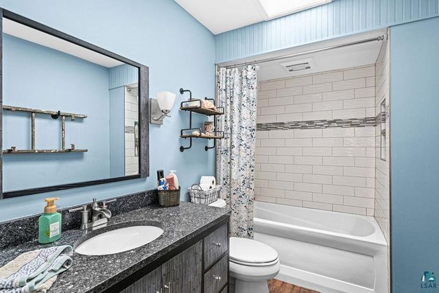 15 Vergennes St, Superior, WI 54880