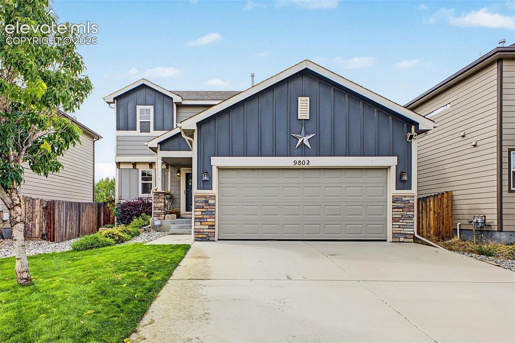 9802 Silver Stirrup Drive, Colorado Springs, CO 80925