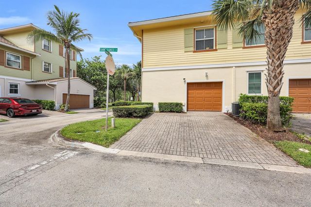 4154 Stadium Drive, Jupiter, FL 33458