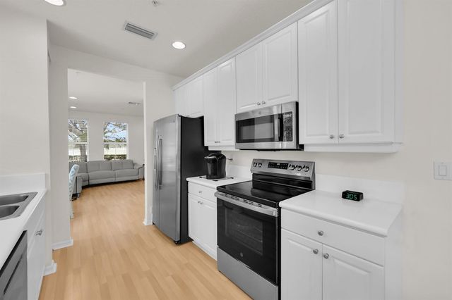 4154 Stadium Drive, Jupiter, FL 33458
