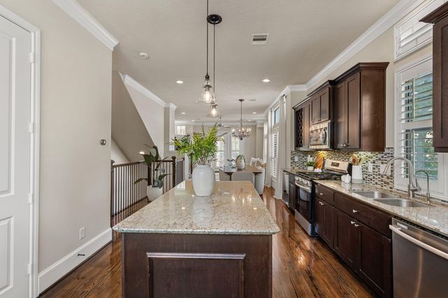 1118 W 25th Street, Houston, TX 77008