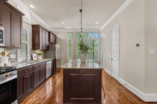 1118 W 25th Street, Houston, TX 77008