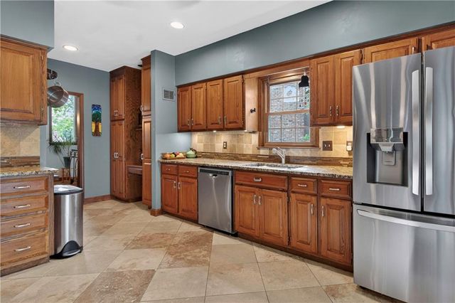 12814 W 65th Street, Shawnee, KS 66216