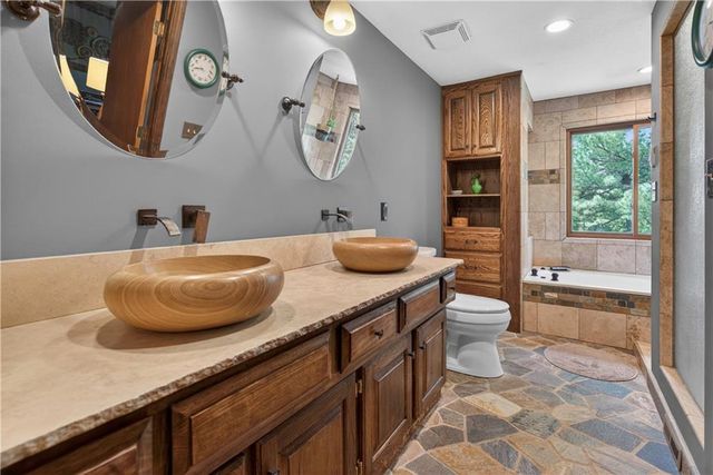 12814 W 65th Street, Shawnee, KS 66216
