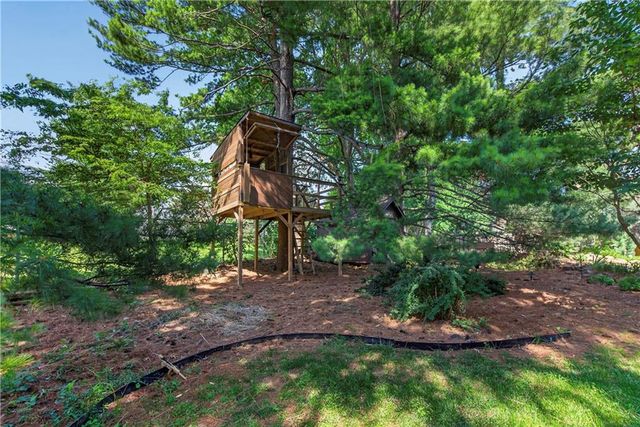 12814 W 65th Street, Shawnee, KS 66216