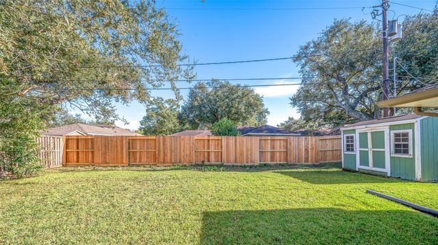 8527 Greenbush Street, Houston, TX 77025