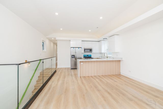 1245 S Fairfield Avenue 3, Chicago, IL 60608