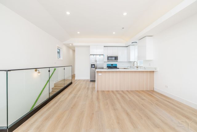 1245 S Fairfield Avenue 3, Chicago, IL 60608