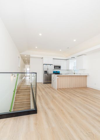 1245 S Fairfield Avenue 3, Chicago, IL 60608