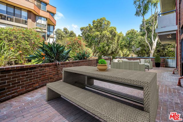 200 N Swall Drive 313, Beverly Hills, CA 90211