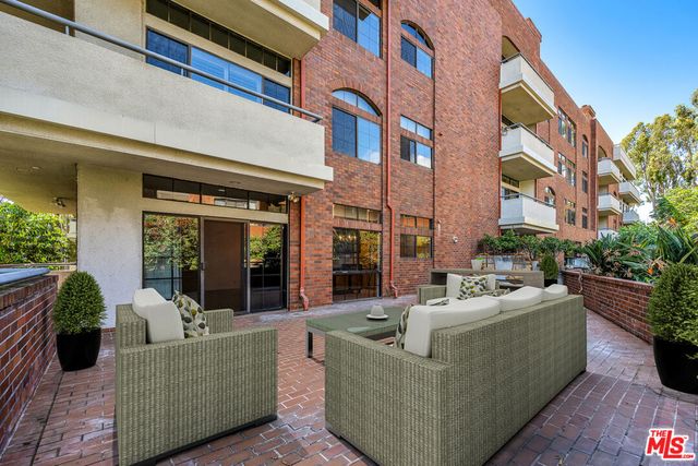 200 N Swall Drive 313, Beverly Hills, CA 90211