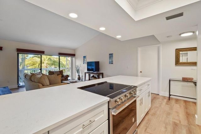 11863 Wimbledon Circle 509, Wellington, FL 33414