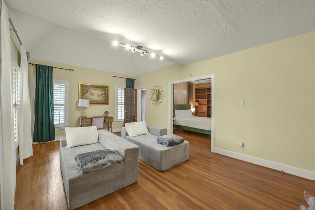 1919 W Mckinney Street, Houston, TX 77019