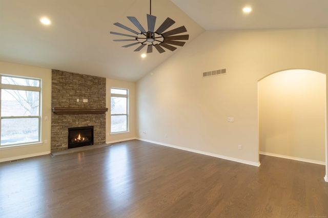 55611 Bay Oaks Court, Shelby Twp, MI 48315