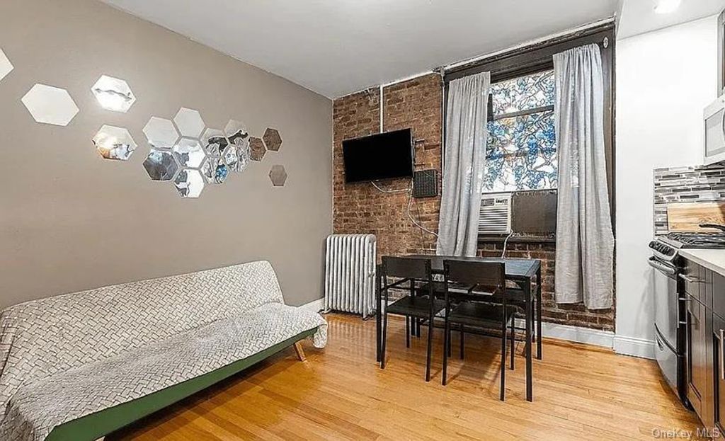 21-37 33rd Street 1E, Astoria, NY 11103