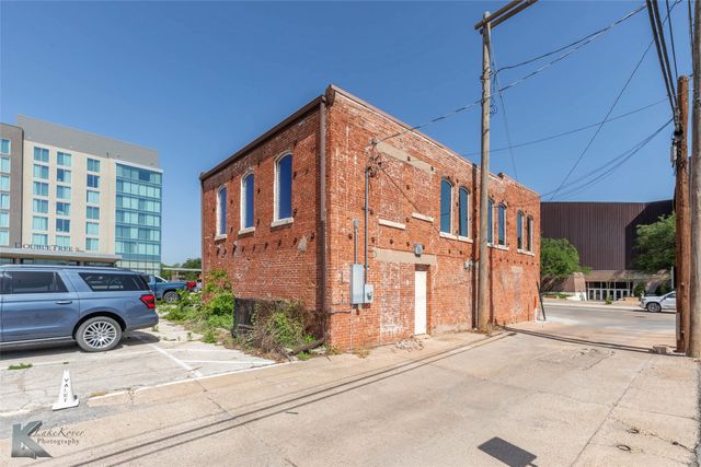 1031 N 6th Street, Abilene, TX 79601