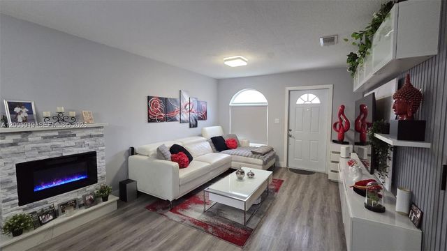 3732 SW 153rd Ct, Miami, FL 33185