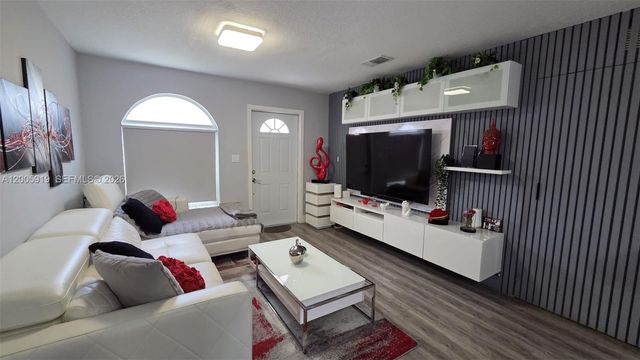 3732 SW 153rd Ct, Miami, FL 33185