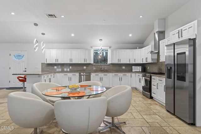 1210 S La Luna Avenue, Ojai, CA 93023