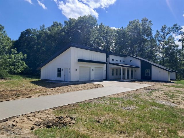 8411 Peninsula Drive, Stanwood, MI 49346