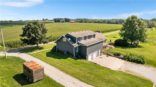 8608 NE Hurlingen Road S, St Joseph, MO 64507