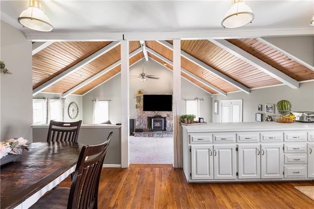 8608 NE Hurlingen Road S, St Joseph, MO 64507