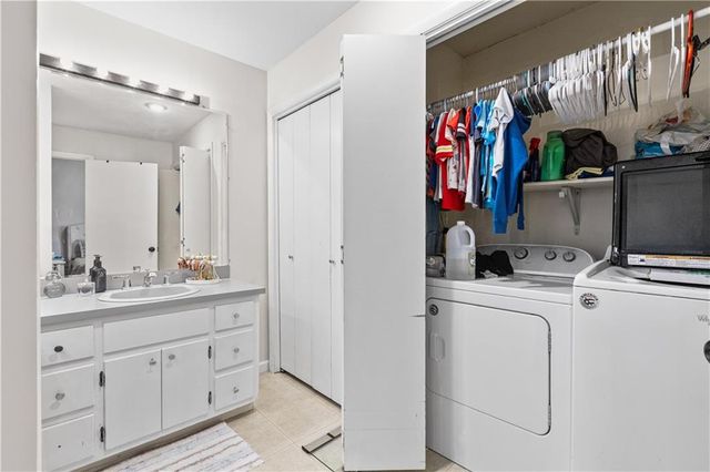 8608 NE Hurlingen Road S, St Joseph, MO 64507