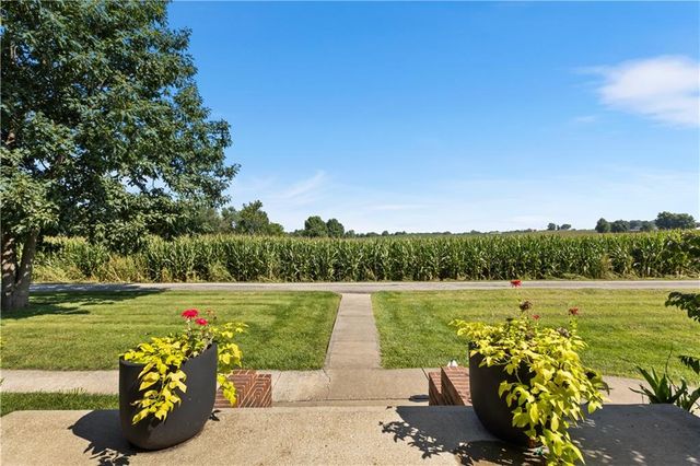 8608 NE Hurlingen Road S, St Joseph, MO 64507