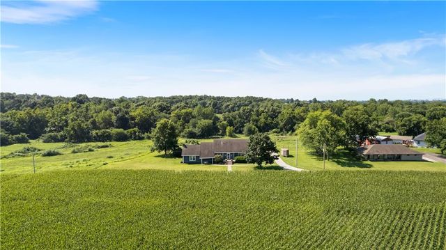 8608 NE Hurlingen Road S, St Joseph, MO 64507