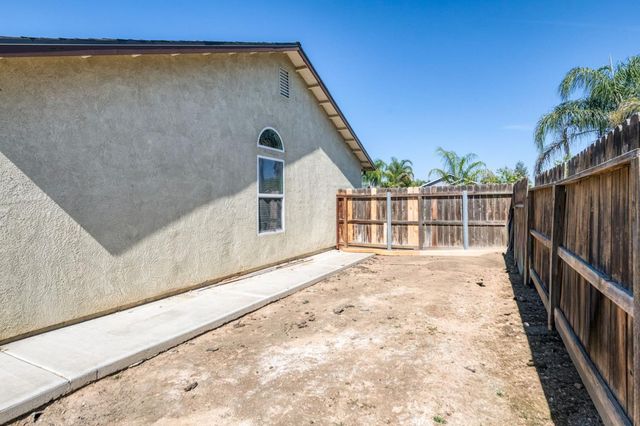 2348 S Judy Avenue, Fresno, CA 93727