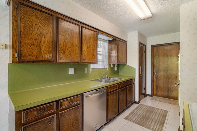 16002 La Avenida Drive, Houston, TX 77062