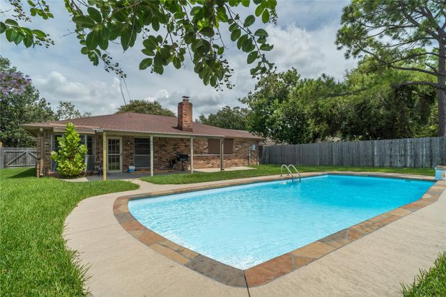 16002 La Avenida Drive, Houston, TX 77062