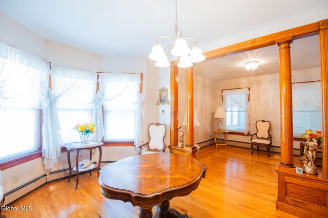 821 6th Avenue, Troy, NY 12182