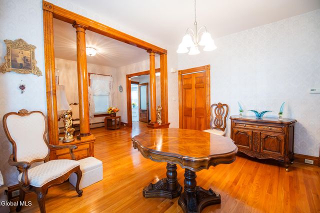 821 6th Avenue, Troy, NY 12182